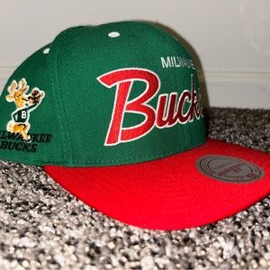 Mitchell and Ness SnapBack / Milwaukee Bucks